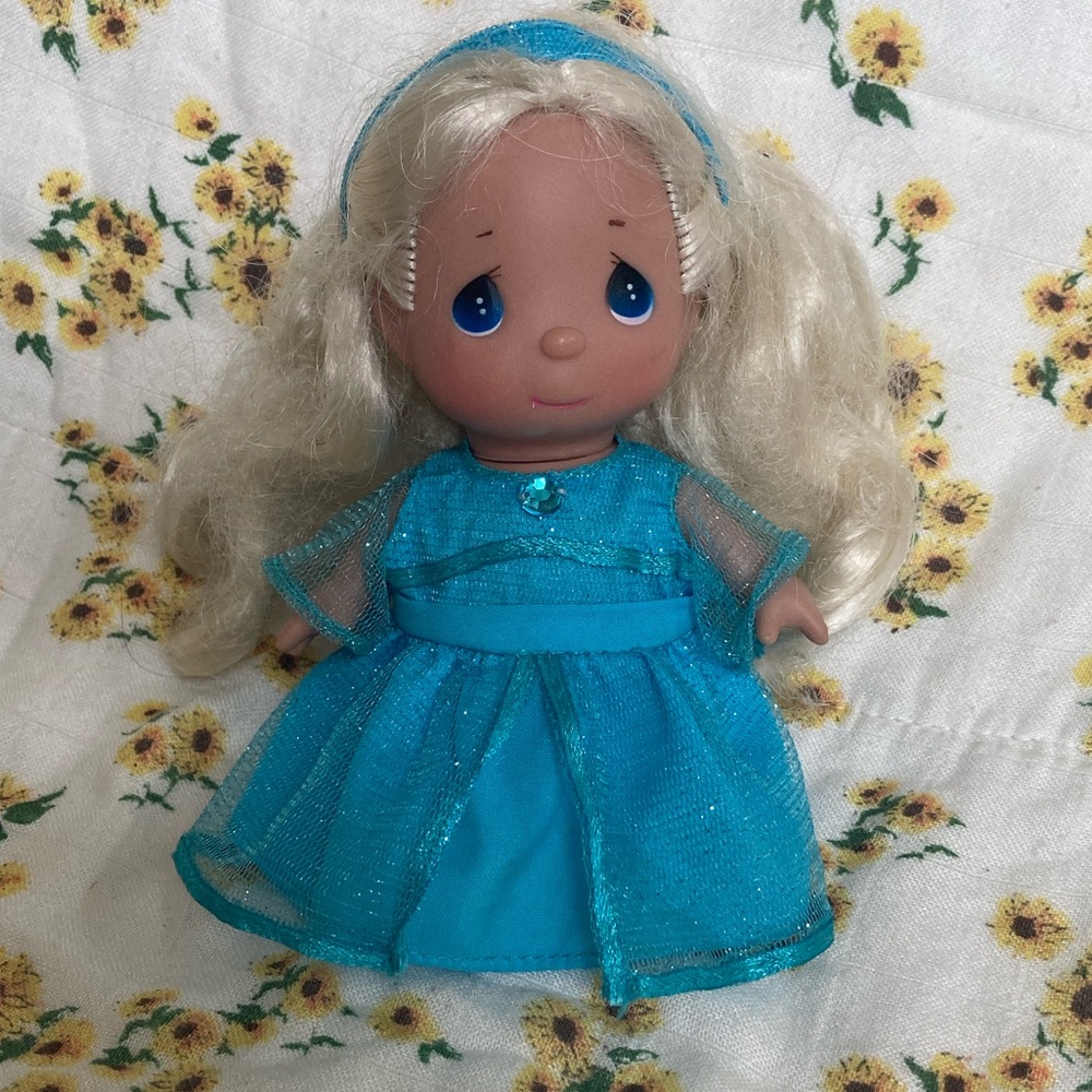 Precious Moments Linda Rick Disney Parks 6" Mini
Cinderella Doll 2018